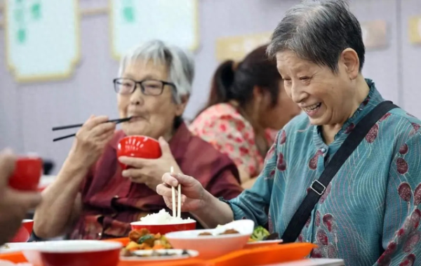 配资114平台登录入口 55岁后存款超这个数, 你就已经过得很稳了